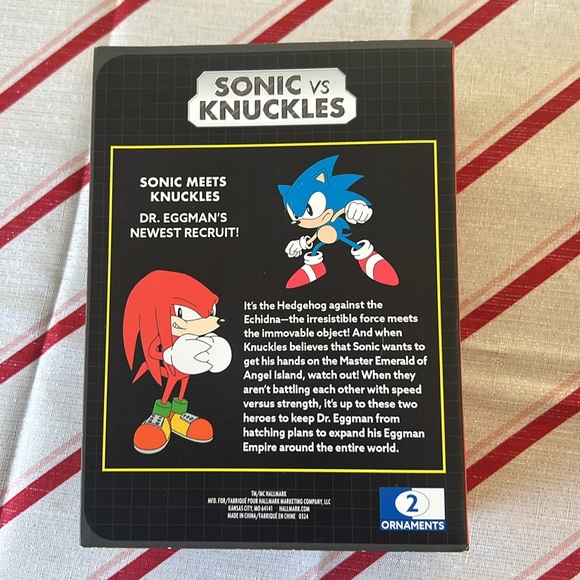 Hallmark Sonic The Hedgehog Sonic Vs. Knuckles Christmas Ornaments, Set of 2 - Picture 3 of 5